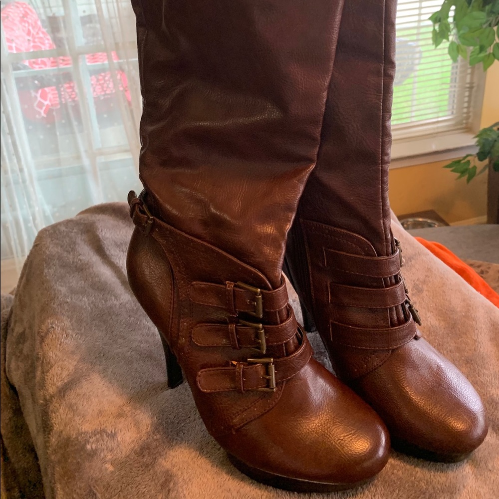 Leather boots